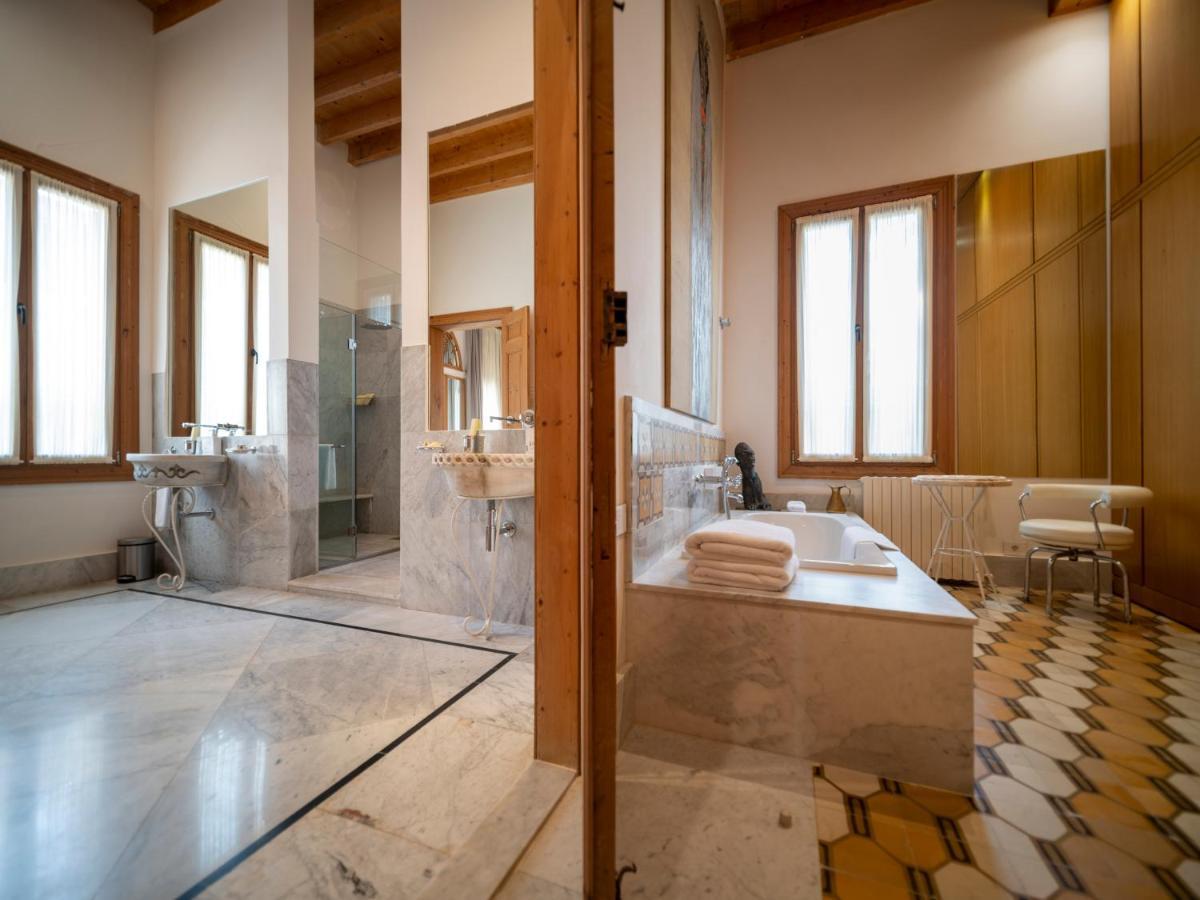 Superior King Suite
