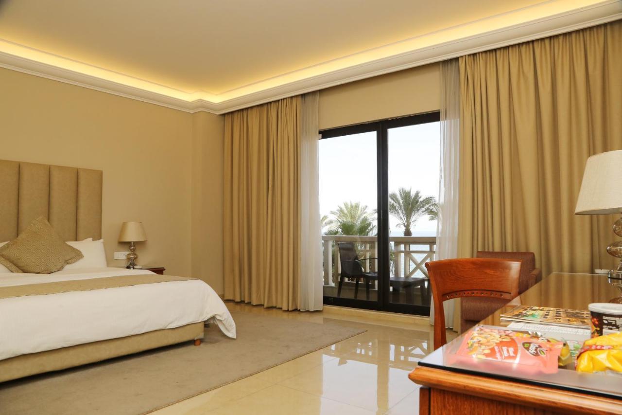 Double or Twin Room Sea View