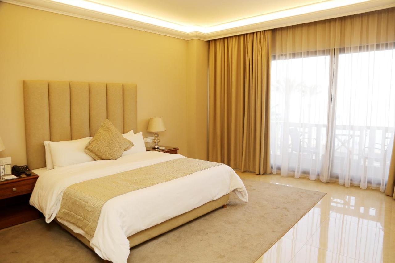Double or Twin Room Sea View