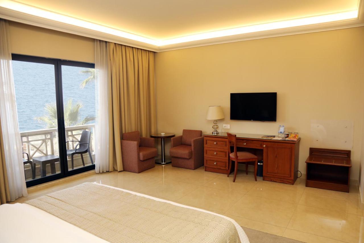 Double or Twin Room Sea View