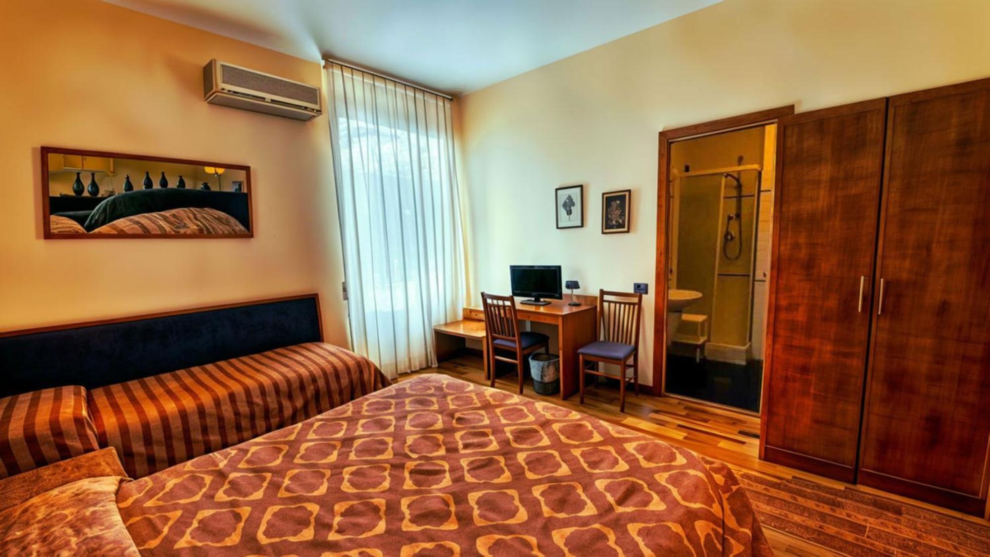 Deluxe Queen Suite