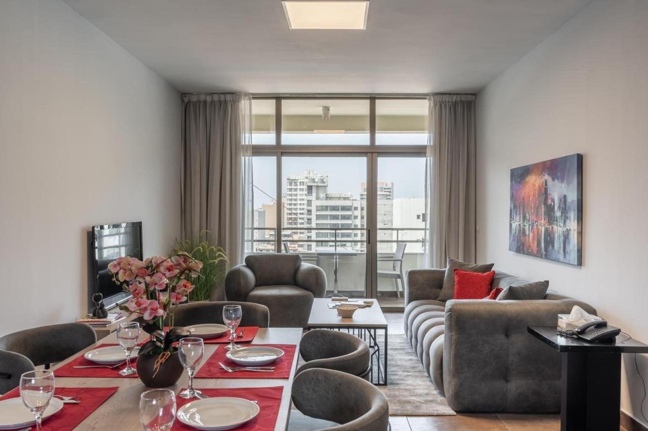 Three-Bedroom Apartment Penthouse