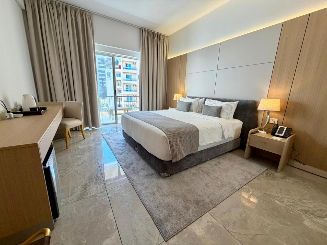 Classic Double Room City View