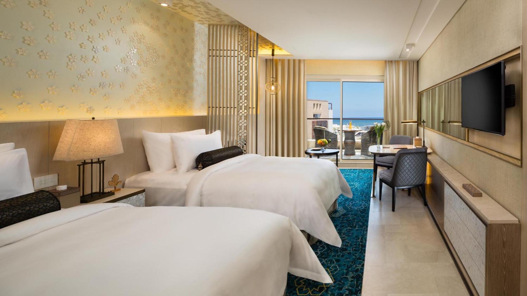Deluxe Summerland Resort View Room Twin Beds