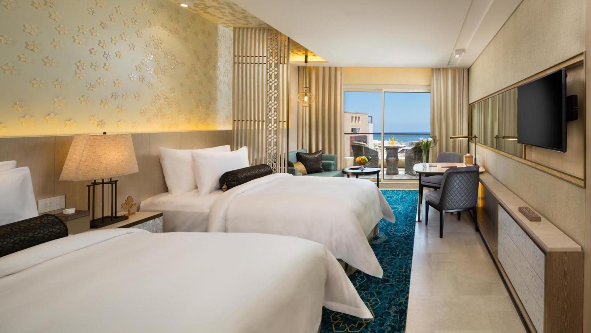 Deluxe Sea View Room king bed