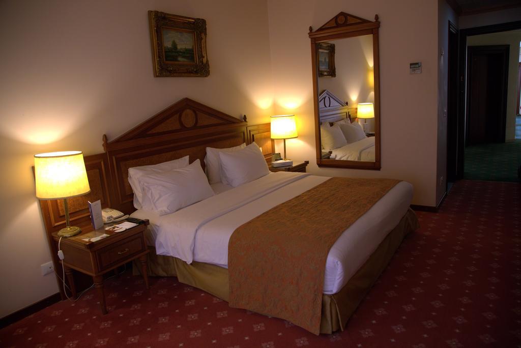 Deluxe King Room