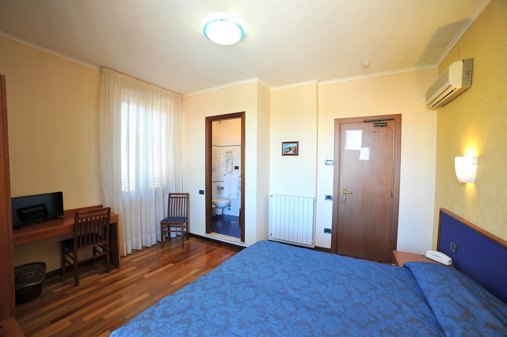 Deluxe Queen Suite