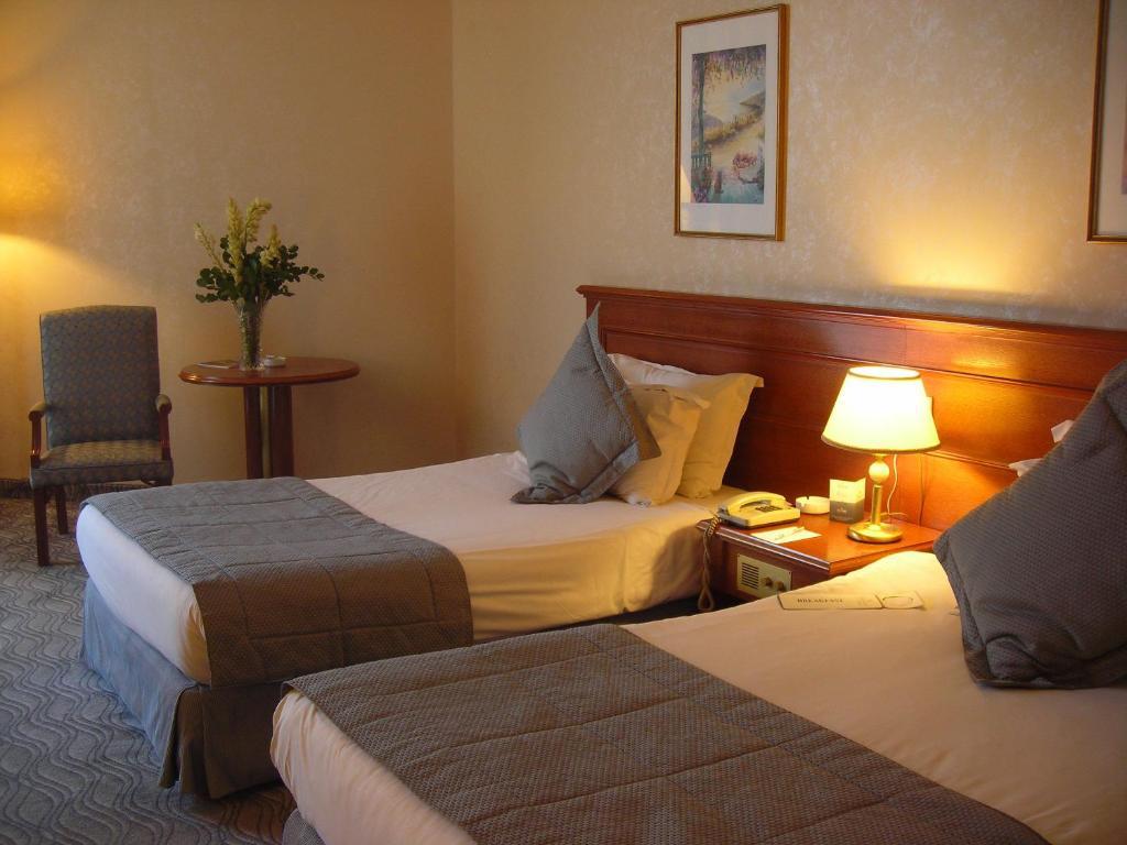 Double or Twin Room Sea View