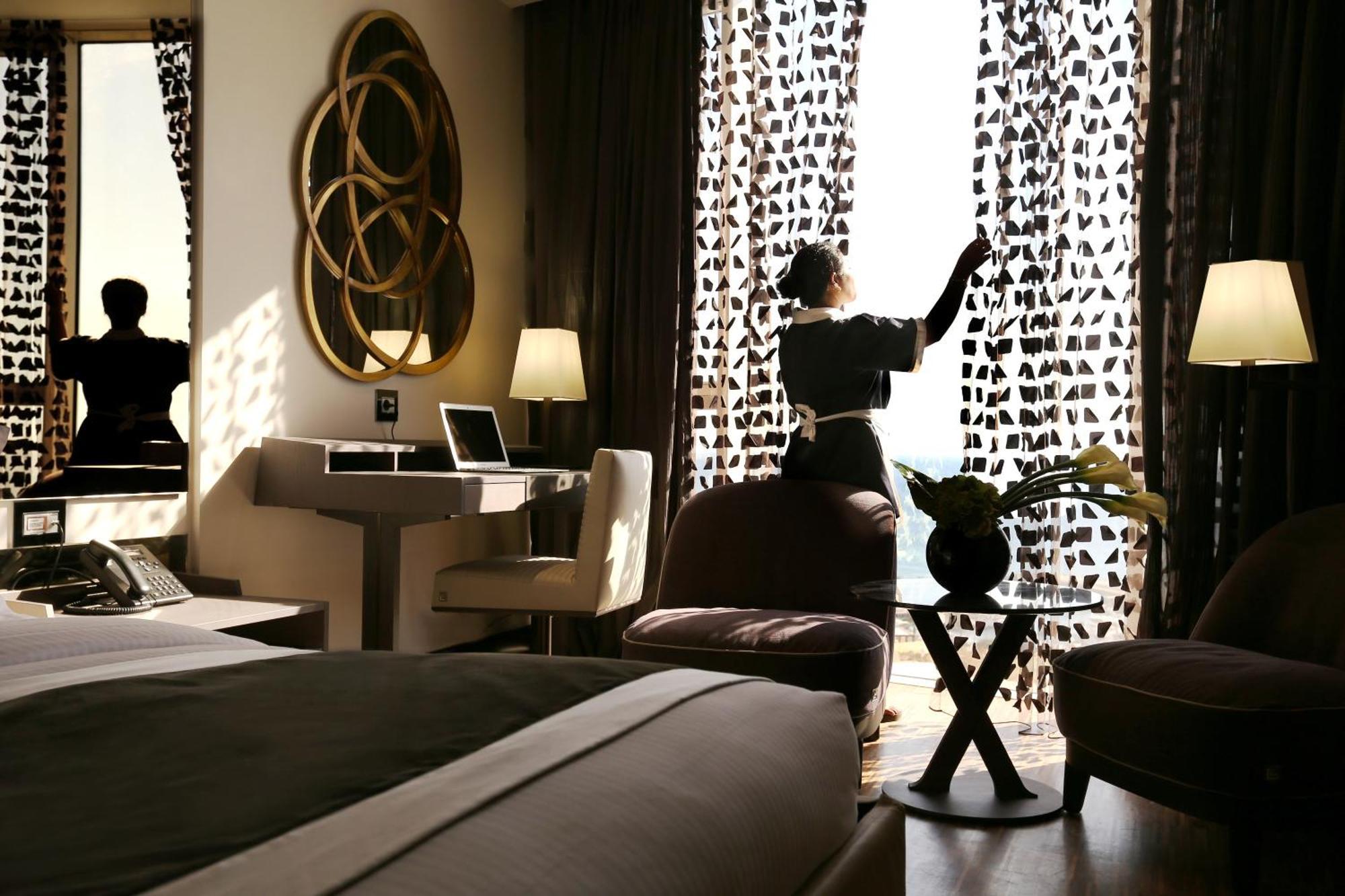 Deluxe Elegant Sea View Room