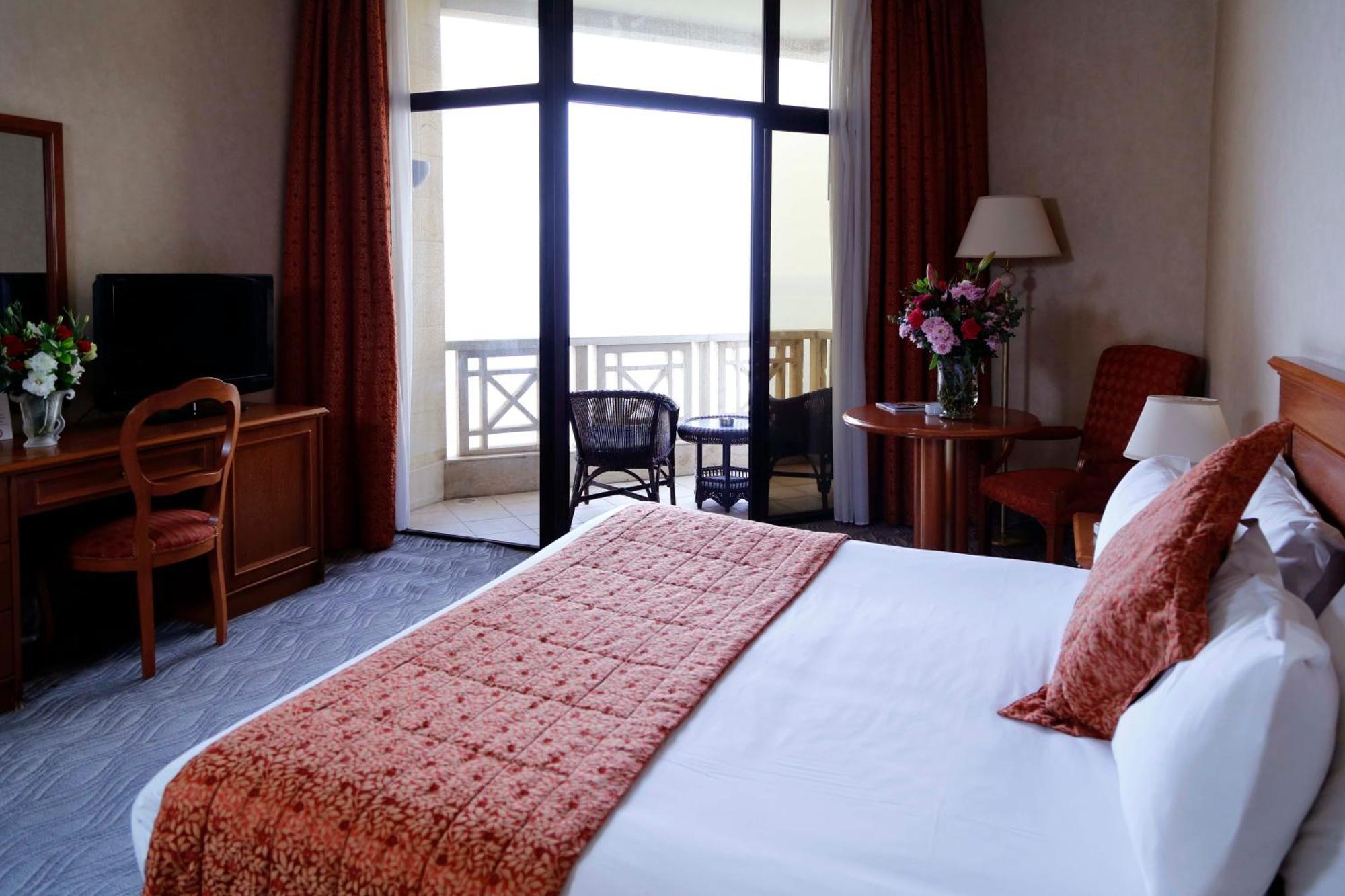 Double or Twin Room Sea View