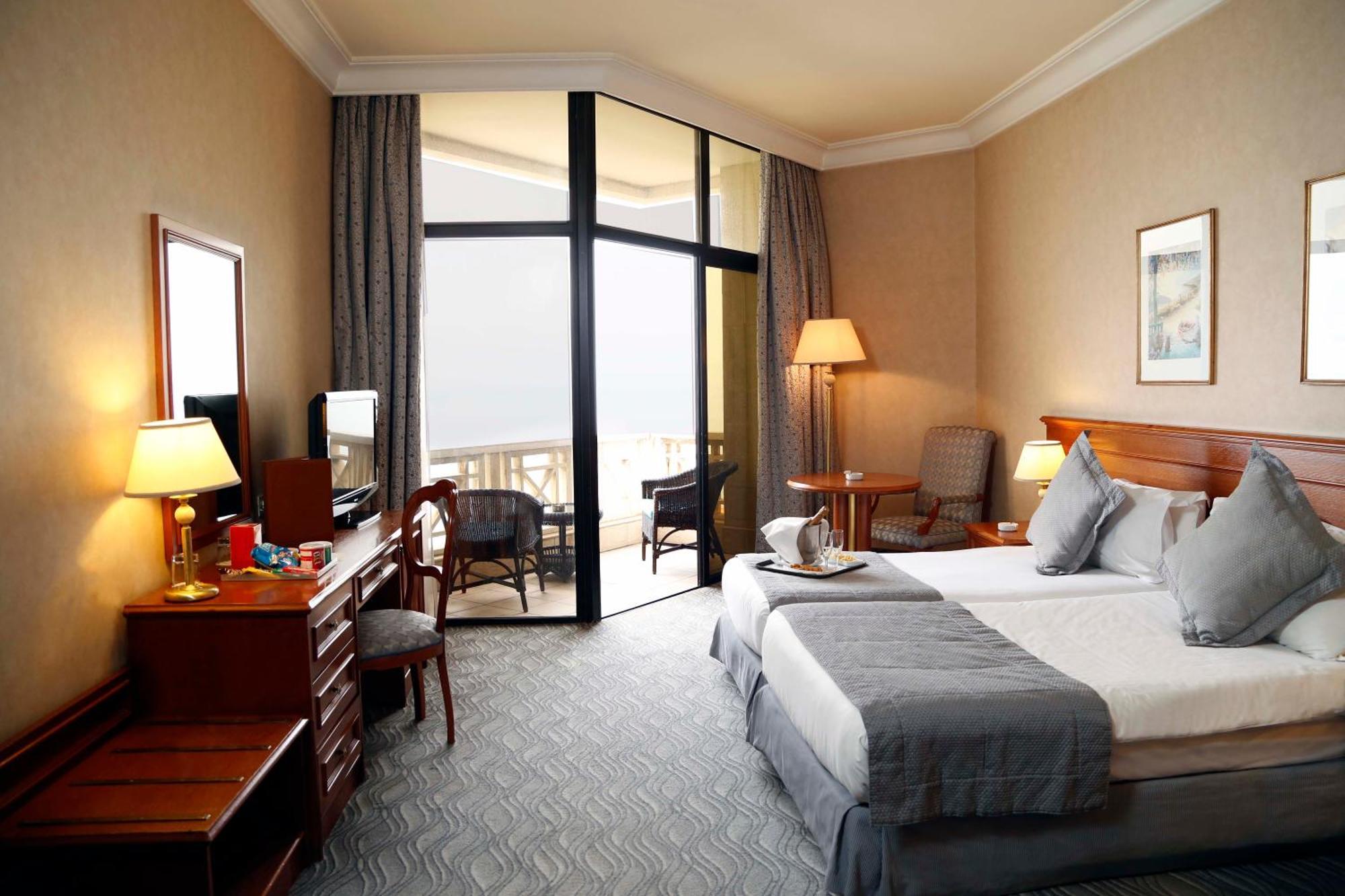 Double or Twin Room Sea View