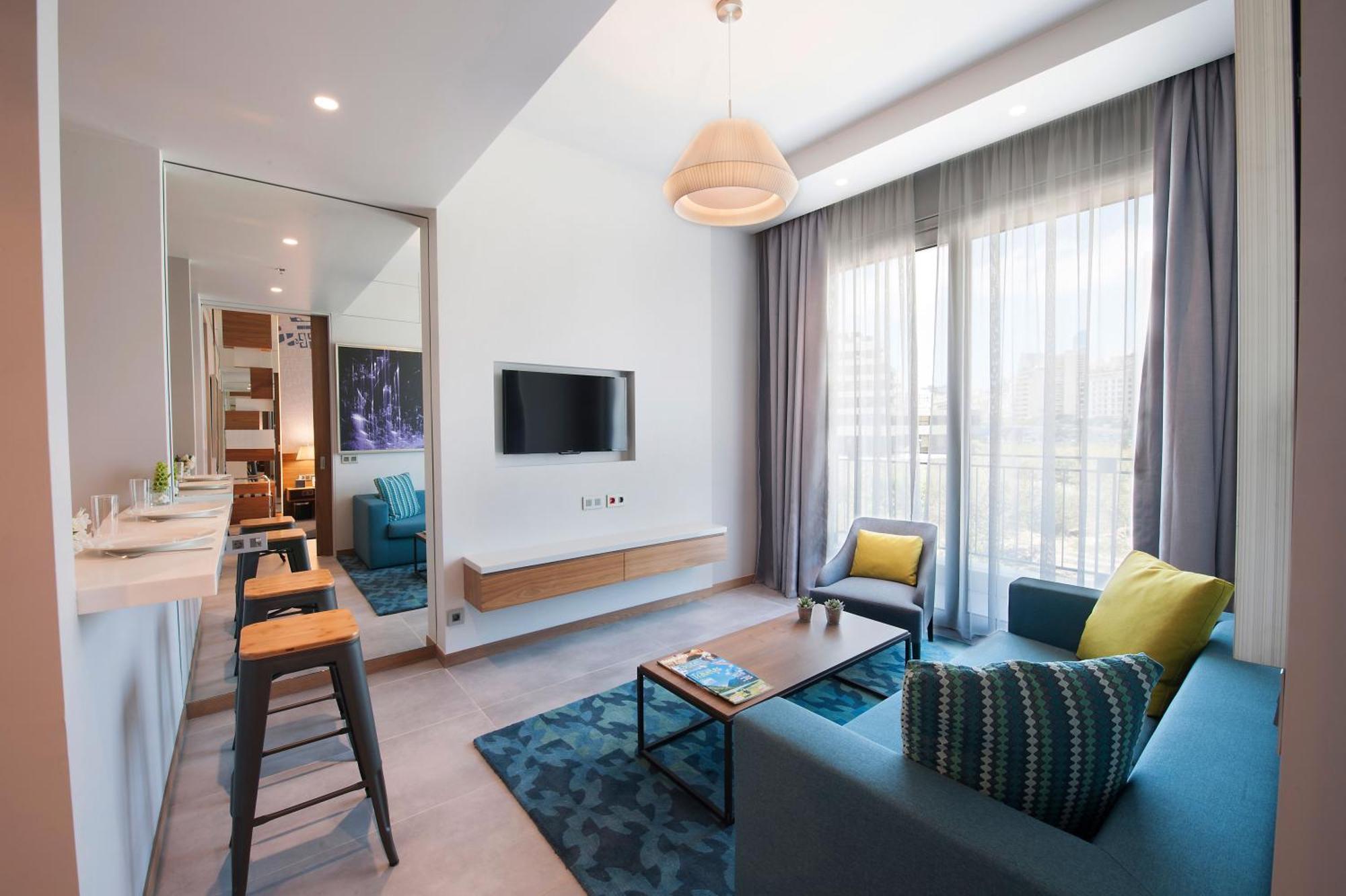 Deluxe One-Bedroom Apartment Balcony